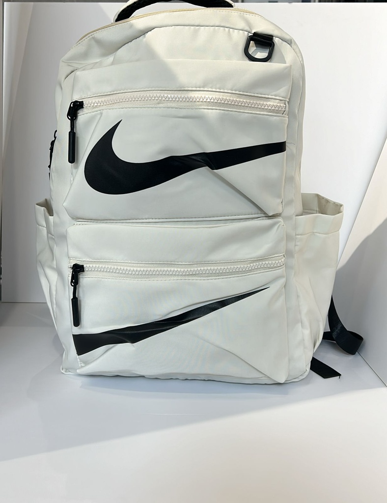 شنطة مدرسية Nike